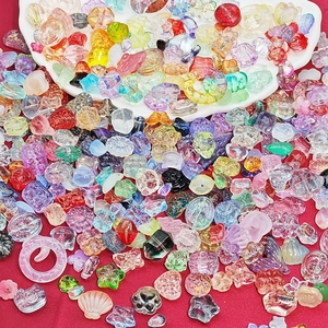 Perles en verre feuilles d'érable colorées pour bijoux DIY et ornements de cheveux