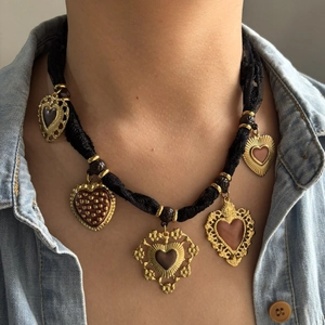 Collana Retrò Barocca in Acciaio Inossidabile con Ciondoli a Cuore per Donna Pizzo Nero Choker in Smalto Dorato Gioielli