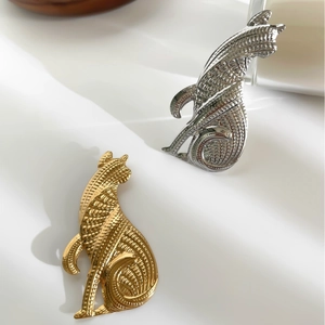 Broches élégantes en acier inoxydable en forme de chat coloris or et argent