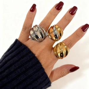 Anillo Ancho de Acero Inoxidable Minimalista con Rayas Oblicuas Bicolor para Mujer Impermeable Chunky Twisted Dome Ring Joyería de Moda