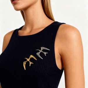 Minimalist 316L Stainless Steel Swallow Brooch For Women High Quality Gold Silver Plated Flying Bird Animal Pin Accessory