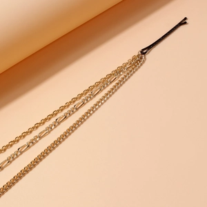 Dreilagige goldene Haarkette mit Bobby-Pin-Clip für elegante Langhaarfrisuren