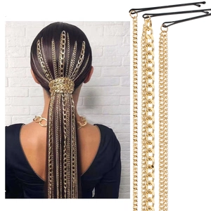Details von goldenen Haarketten und Clips für elegantes Pferdeschwanz-Styling-Haar