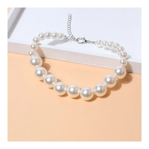 Elegant gradient pearl necklace for small dogs with adjustable silver lobster clasp