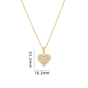 Collier élégant doré avec pendentif cœur en zircon, dimensions 22,2mm x 16,2mm sur fond blanc