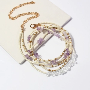 Chaîne de taille multicouche avec perles blanches, cristaux violets et fermoir doré