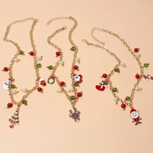 Driedelige kersthalsketting set met kleurrijke emaille hangers aan gouden kettingen