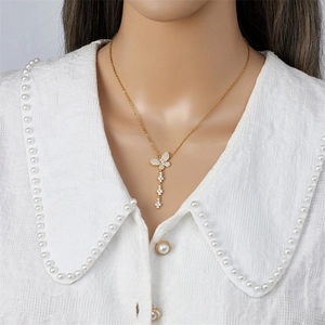 Elegante collar de mariposa dorado para mujer con colgante borla de circón en encaje