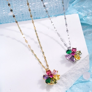 Collier fleur rotatif avec pendentif en zircon multicolore plaqué or et argent brillant