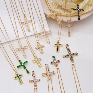 Luxe Vergulde Roestvrijstalen Kruis Pendent Ketting Voor Dames Kleurrijke Zirkonia Inlay Religieuze Mode Sieraden