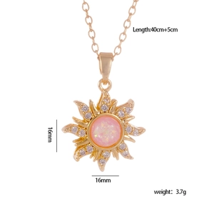 Collar de sol bañado en oro con ópalo rosa y circonitas micro-engastadas elegantes