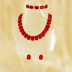 Glamorous gold-plated jewelry set with large red rhinestones necklace bracelet earrings