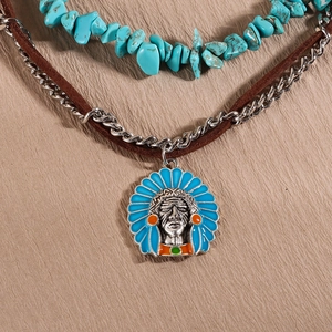 Detail der böhmischen Türkisperlen und Vintage Indianer-Häuptling Anhänger-Halskette