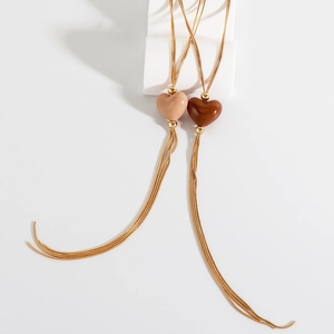 Collana a catena serpente dorata regolabile con eleganti pendenti a forma di cuore