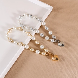 Collier punk avec pendentif coeur, perles en métal et fermoir à bascule OT chic