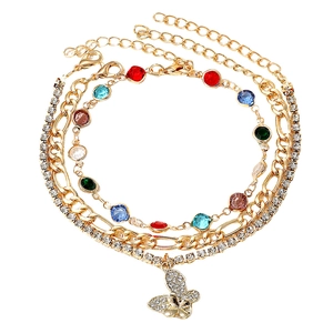 Set di tre braccialetti placcati in oro con ciondolo a farfalla e strass multicolore