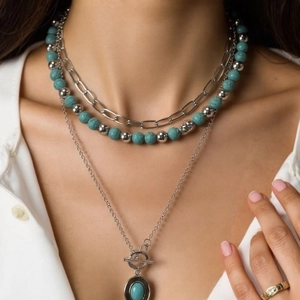 Three-layer western cowboy necklace set with turquoise beads and oval turquoise pendant