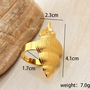 Anello regolabile in acciaio inossidabile dorato con conchiglia e trama a spirale