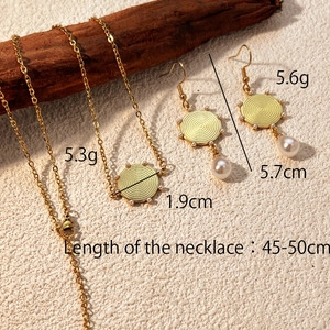 Set di gioielli in acciaio inossidabile placcato oro 18K con perle e pendenti a spirale