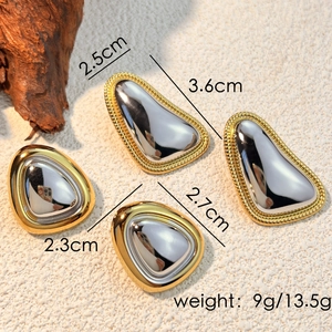Polierte geometrische Ohrstecker aus Edelstahl in Bicolor Silber und Gold Finish Optik