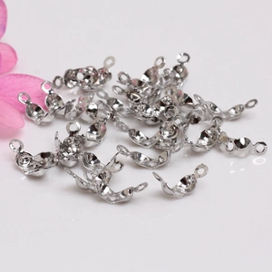 Fermoirs de collier DIY en argent poli présentés en lot pour création de bijoux
