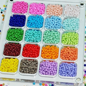20 kleuren glaskralen set in transparante acryl organizer voor DIY sieraden maken