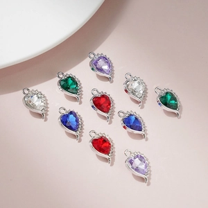 Pendentifs en forme de cœur avec cristaux colorés et zircons pour création de bijoux
