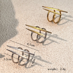 Anillos minimalistas de acero inoxidable con puntas geométricas en oro y plata