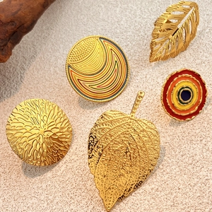 Chic vintage style leaf pattern and hammered metal golden ring set for women