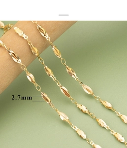 Detailed close-up of 2.7mm leaf-shaped 18K gold plated chain links for DIY jewelry making