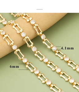Makroansicht von Goldkettengliedern mit 4,1mm Zirkonia und 6mm Hohlgliedern für DIY