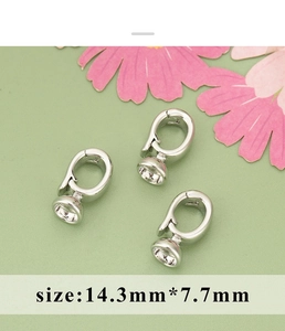 Detail view of 14.3mm*7.7mm silver lobster clasps for DIY jewelry and pearl necklaces