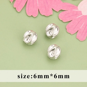 Drei 6mm silberne Hohlkugeln für DIY-Schmuckherstellung mit polierter Oberfläche