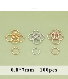 Λεπτομερής προβολή κρίκων 0,8x7mm σε χρυσό ασήμι και ροζ χρυσό μεταλλικό φινίρισμα
