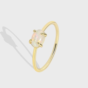 Minimalistischer Messing Vergoldeter Opal Ring Für Damen Eleganter Ovaler Stein Zirkonia Vier Krallen Eingelegter Geometrischer Ring