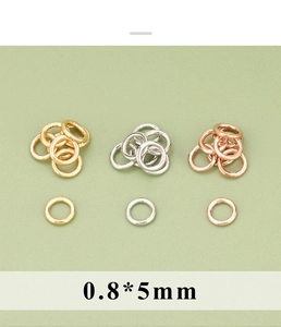 Detailweergave van 0.8x5mm buigringen in goud, zilver en rosé goud voor DIY-sieraden maken