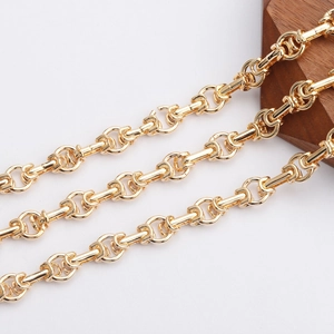 Dettaglio catena a maglie placcata oro 18K per gioielli fai-da-te e design in stile industriale