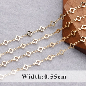 Detailansicht der 18K vergoldeten Kleeblatt-Kettenglieder mit 0,55 cm Breite für DIY-Schmuck