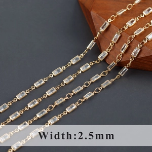 Catena per gioielli dorata con pietre di zircone rettangolari da 2,5 mm in stile minimalista