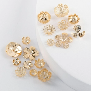 Verschiedene 18k vergoldete hohle Blumen-Perlenkappen für DIY-Schmuck und Ohrringe