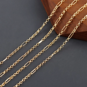 Detailaufnahme von 18k vergoldeten Gliederketten für die DIY-Schmuckherstellung