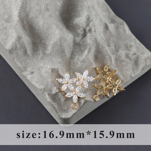 Detail van 18k vergulde bloem oorknopjes met zirkonia voor DIY sieraden maken