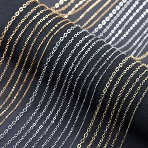 Diverses chaînes en O plaquées or 18k et rhodium pour la création de bijoux artisanaux