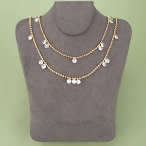 Élégant collier double épaisseur plaqué or 18k avec pendentifs en cristal facetté