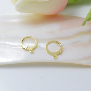 Ganchos para pendientes franceses redondos bañados en oro 18K en base de concha