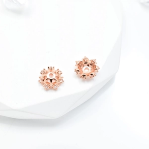 Copriperle a fiore placcati oro 18k con zirconi per creazioni di gioielli DIY