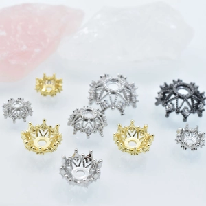 Calottes en Cuivre avec Strass Forme de Fleur Couronne Creux Perles d'Espacement pour Fabrication de Bijoux DIY Bracelets