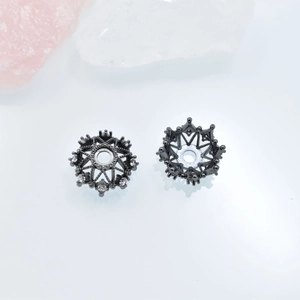 Calottes de perles en forme de couronne évidée en métal noir avec zircons pour DIY