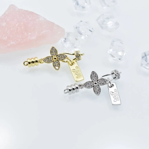 Sparkling S925 sterling silver four-leaf clover jewelry clasps in gold and silver finish
