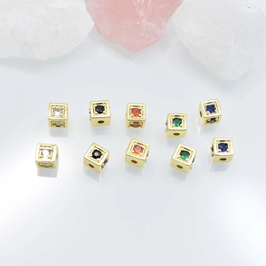 Perline Distanziatrici a Cubo in Rame Placcato Oro 18K Strass Micro Pave Perline Sciolte Quadrate per Creazione Gioielli Fai-da-te